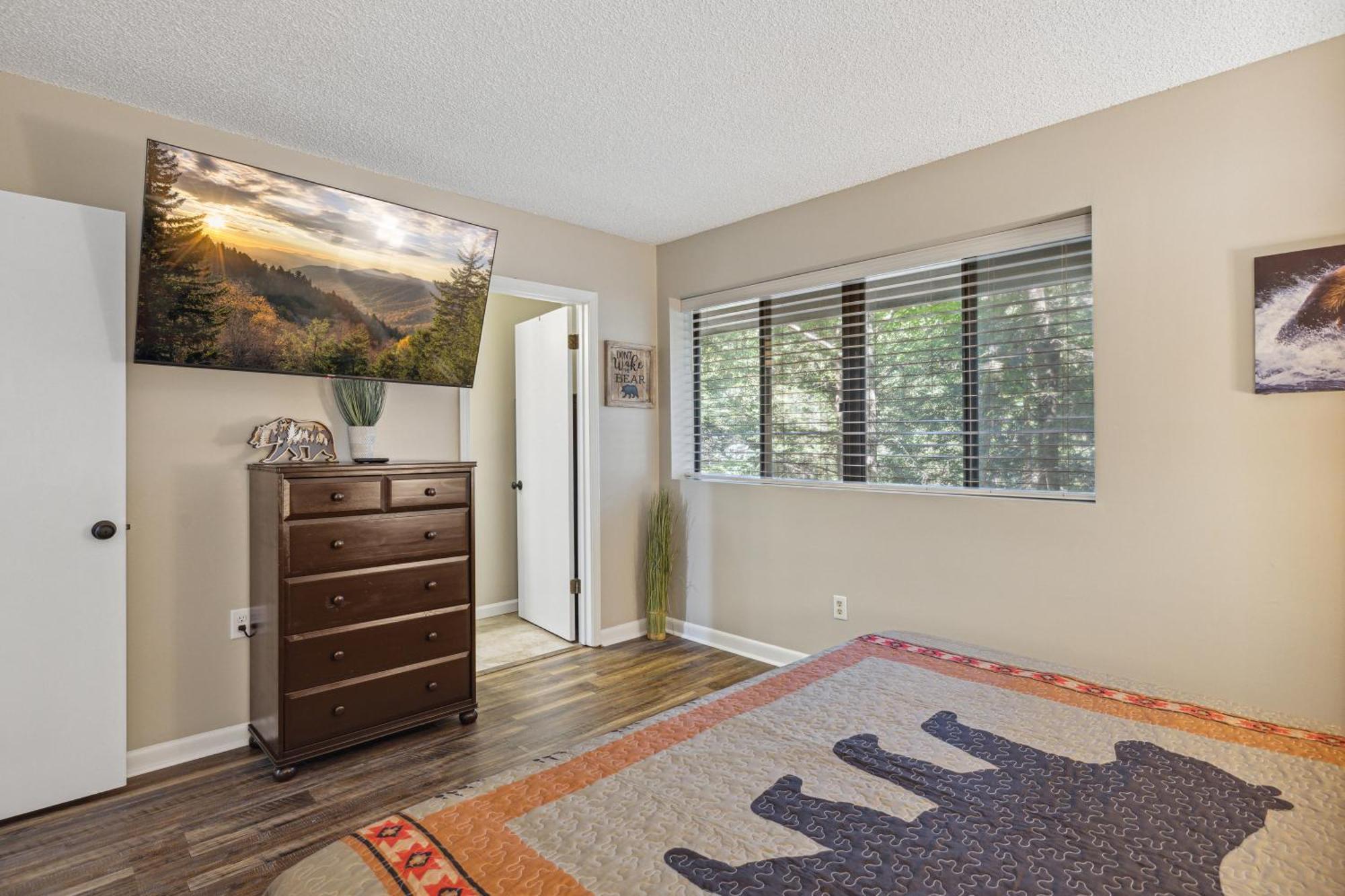 Obear Mountain Is A Newly Updated In Village Of Gatlinburg! *